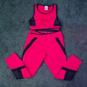 Red Avis work out suit size L 10/12 never worn